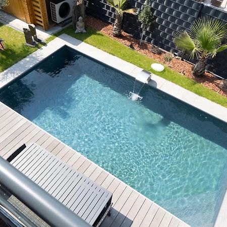 Villa Dreamy Vibes Mit Privatem Pool & Rheinblick Нидеркасел Екстериор снимка