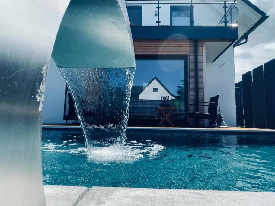 Villa Dreamy Vibes Mit Privatem Pool & Rheinblick Нидеркасел Екстериор снимка