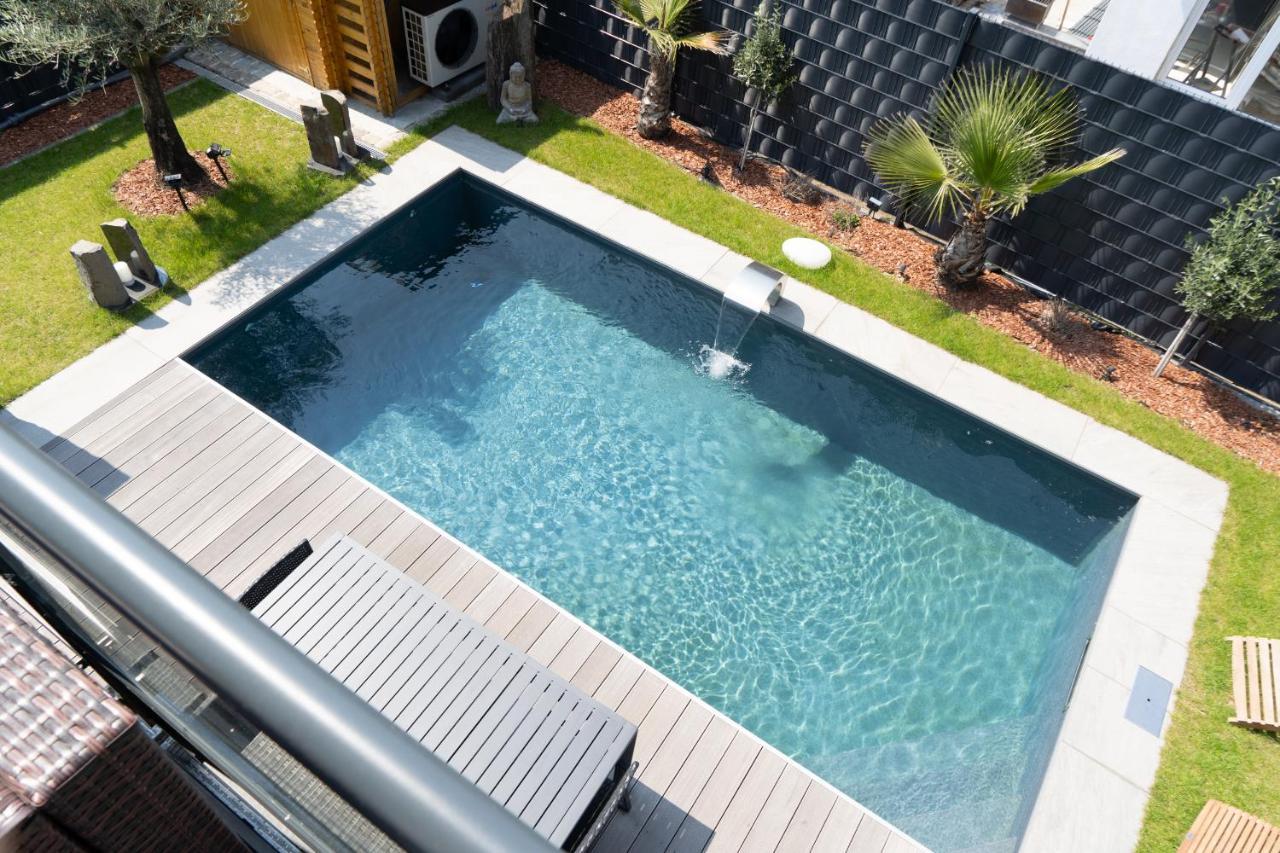 Villa Dreamy Vibes Mit Privatem Pool & Rheinblick Нидеркасел Екстериор снимка